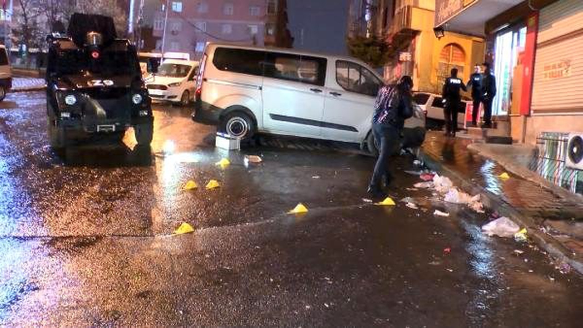 Sultangazi\'de kahvehaneye ateş açıldı