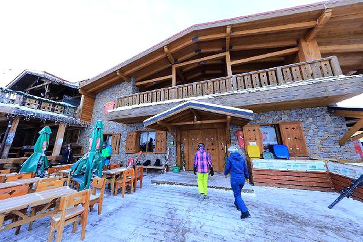 Türk turistlerin de tercih ettiği Bansko kayak merkezinde koronavirüs alarmı