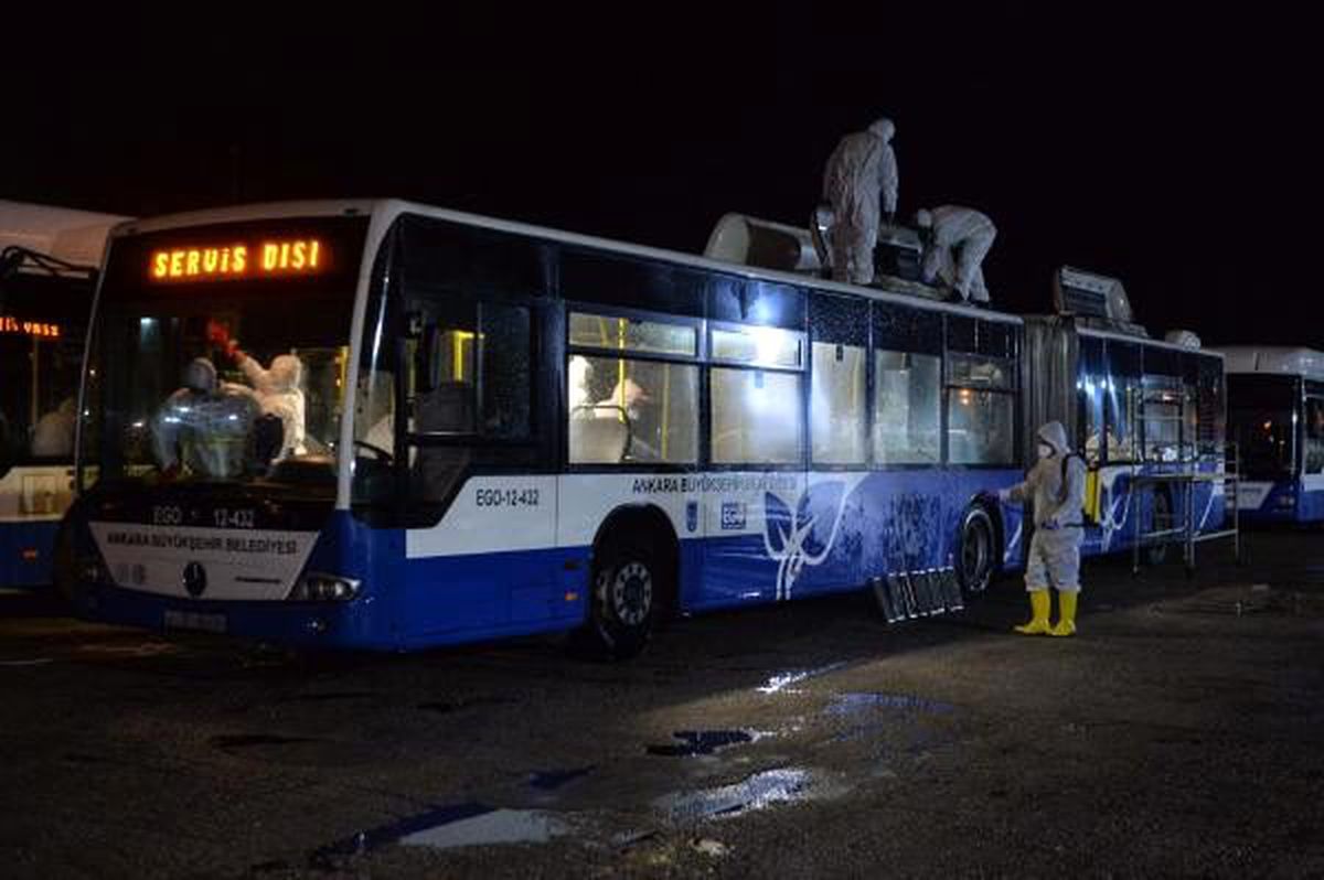 Umreden dönenlerin taşındığı otobüsler, dezenfekte edildi