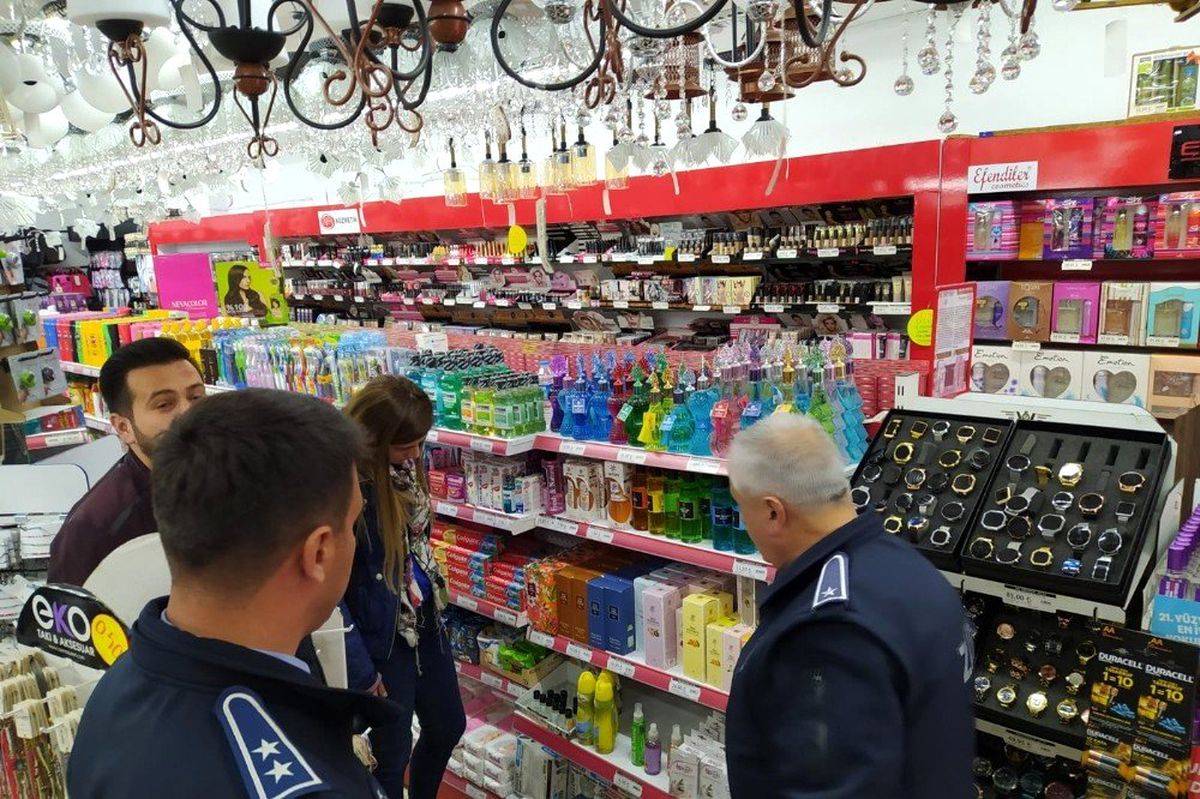 Zabıtadan dezenfektan, maske ve kolonya denetimi