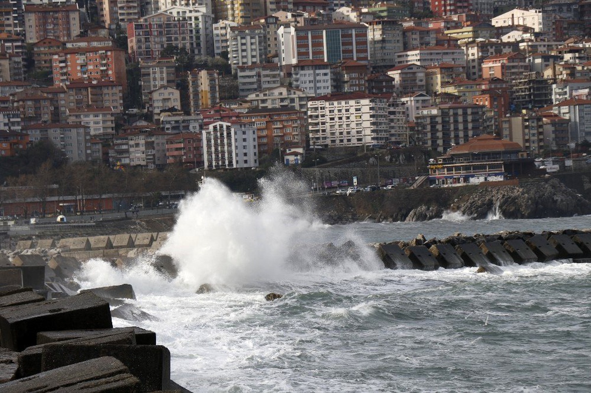 Zonguldak\'ta şiddetli yağış ve rüzgar etkili oldu
