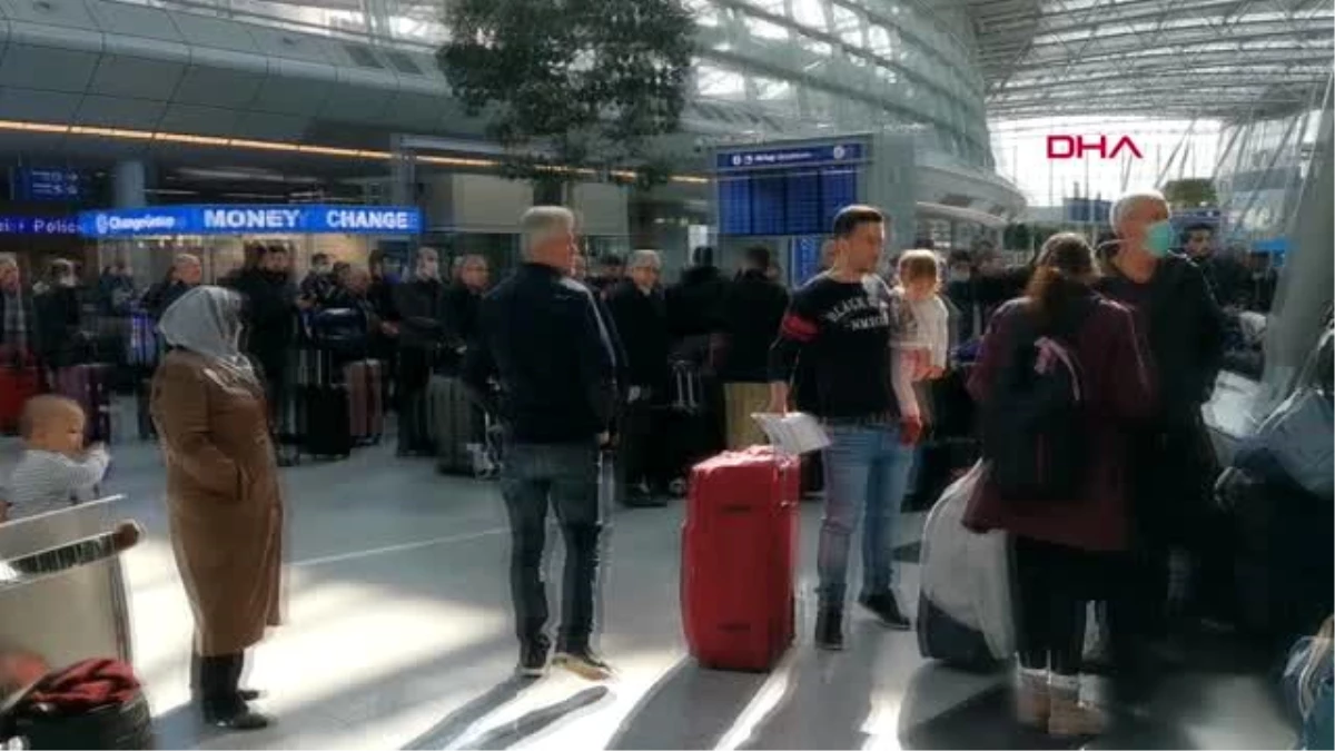 Almanya\'daki Türk vatandaşları Düsseldorf\'tan dönüş yapıyor