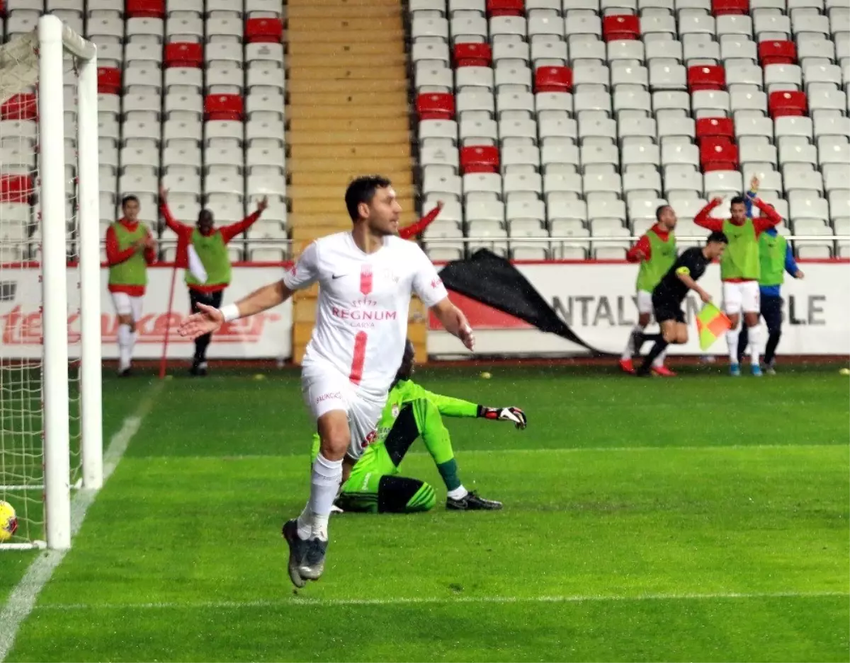 Antalyaspor, yenilmezlik serisini 8 maça çıkardı