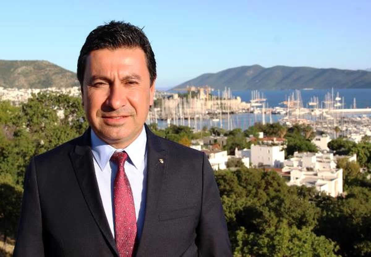 Başkan Aras: "Bodrum\'a gelmeyin, lütfen evinizde kalın"