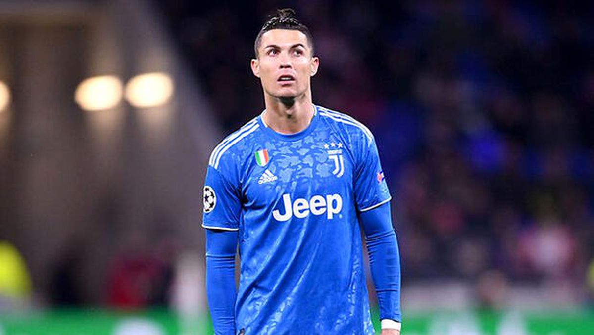 Corona virüs karantinasındaki Cristiano Ronaldo için Juventus\'tan flaş karar