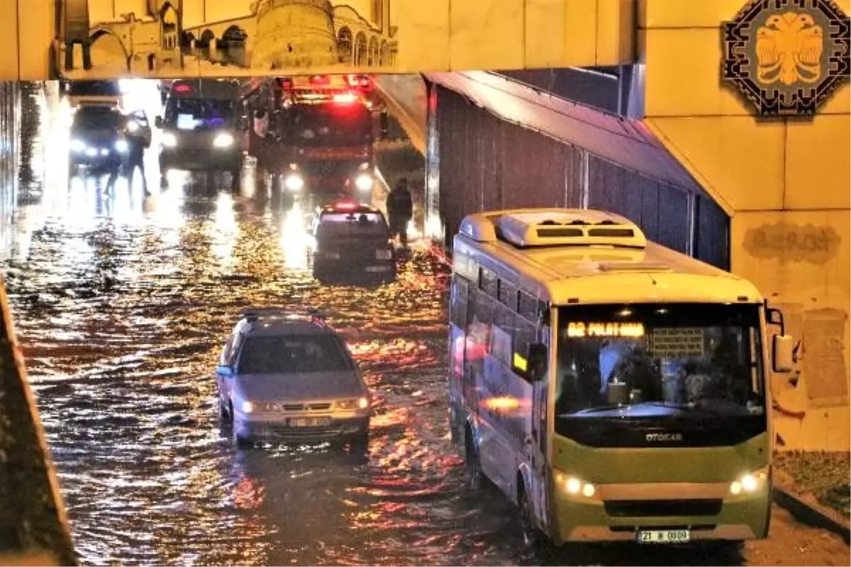 Diyarbakır\'da dolu etkili oldu (2)