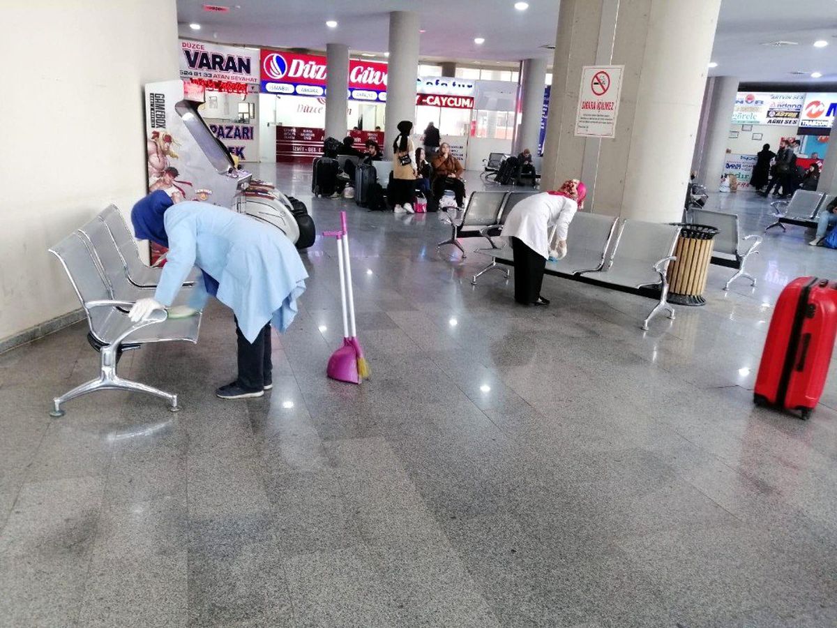Düzce Belediyesi ekipleri çalışmalarını sürdürüyor
