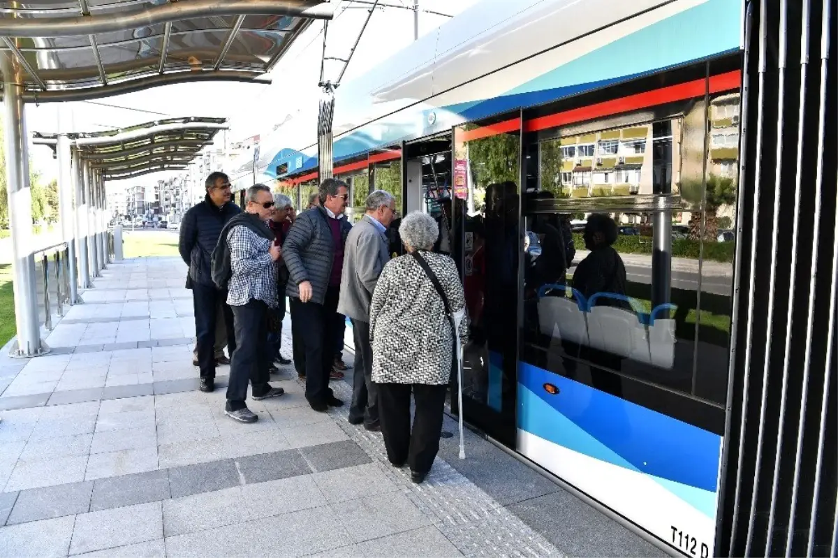 İzmir\'de toplu ulaşıma virüsle mücadele ayarı