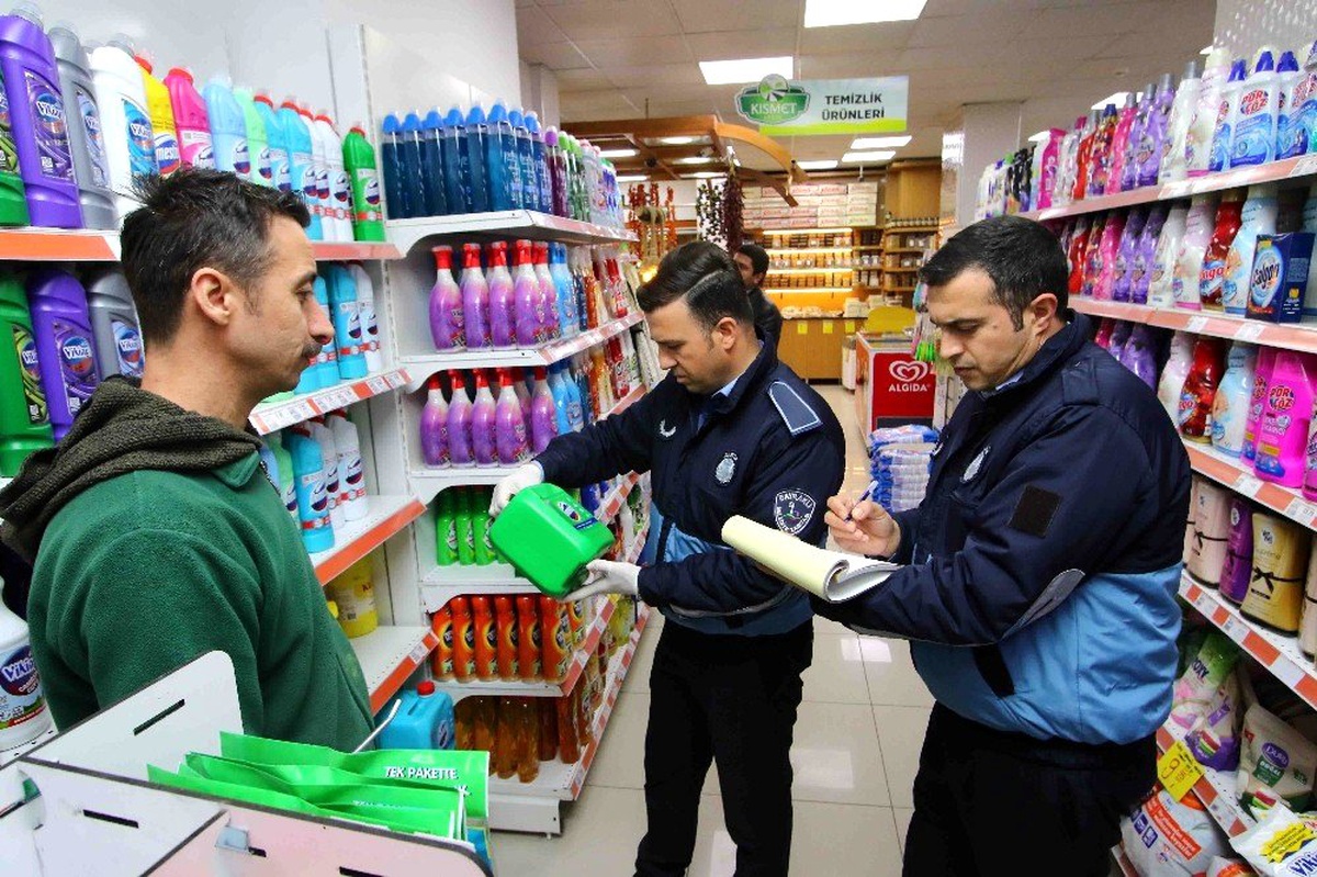 İzmir\'de virüs fırsatçılarına denetim
