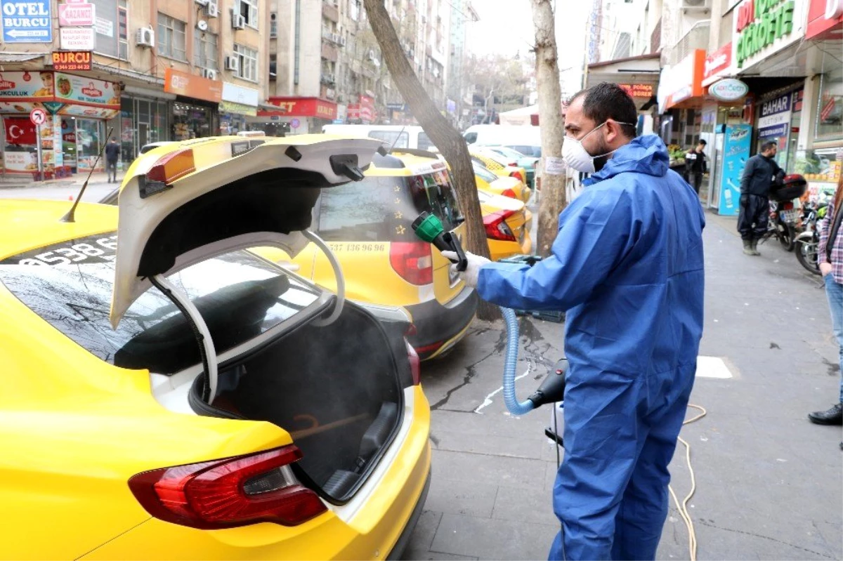 Kahramanmaraş\'ta taksiler dezenfekte ediliyor