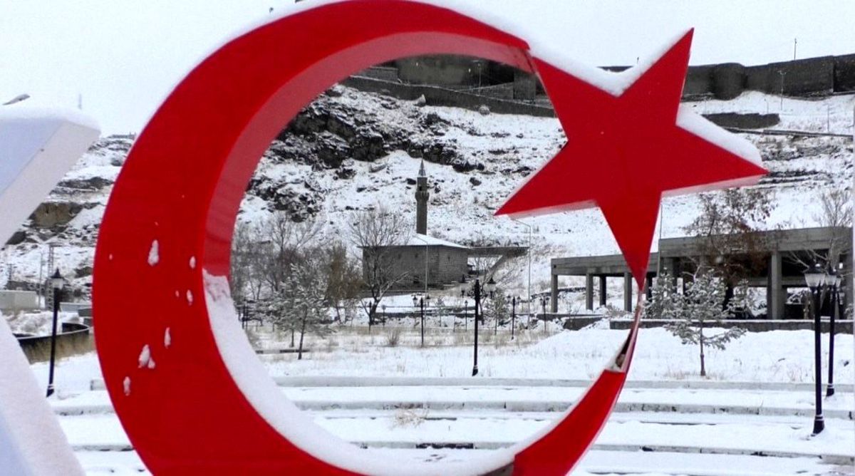 Kars\'a baharda kar yağdı