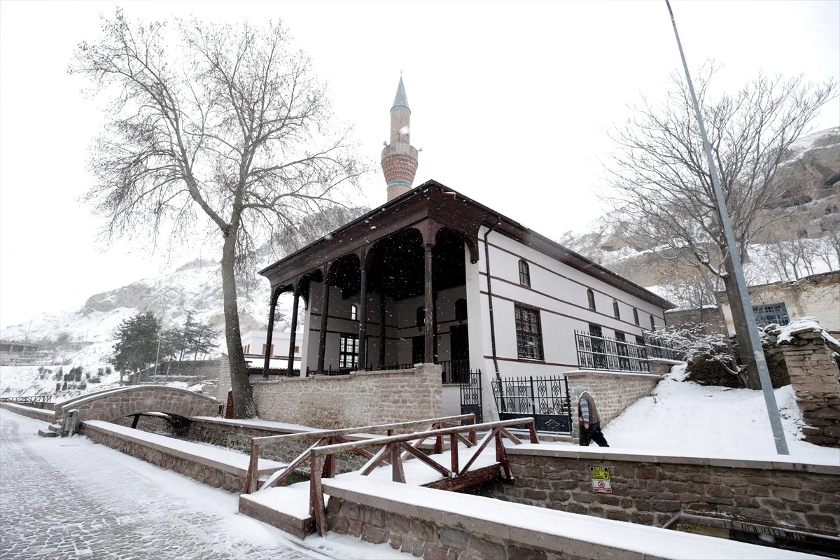 Konya\'da kar yağışı etkili oldu