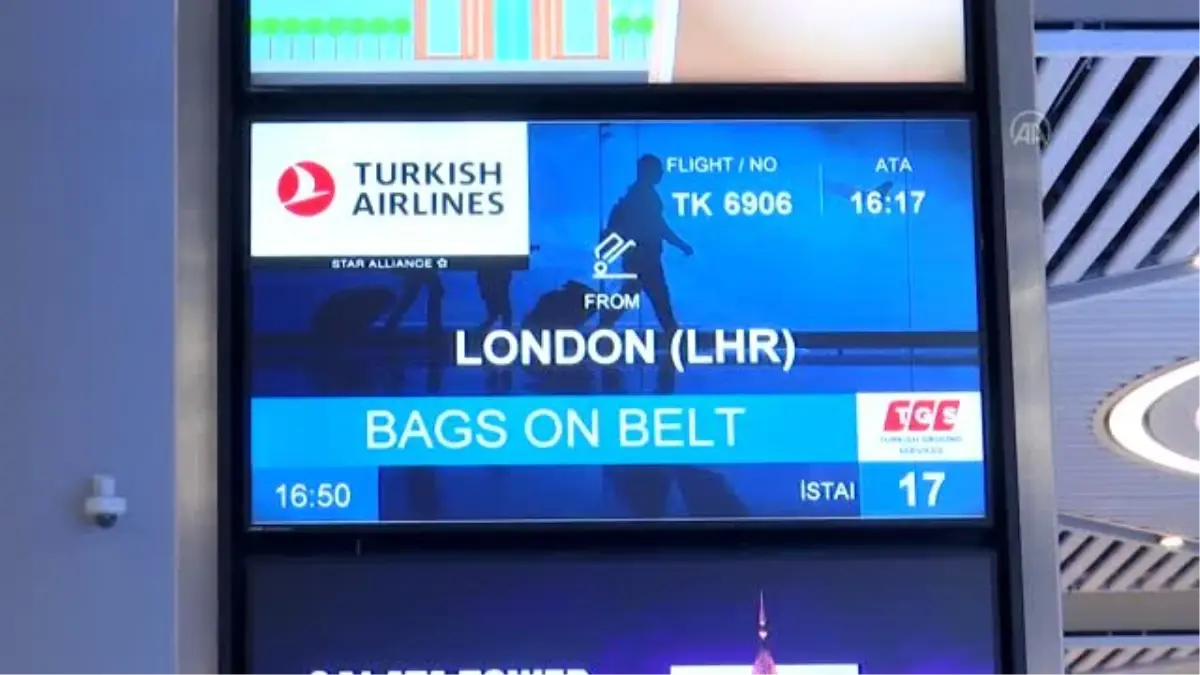 Londra\'da bulunan Türkleri taşıyan son uçak İstanbul\'a geldi