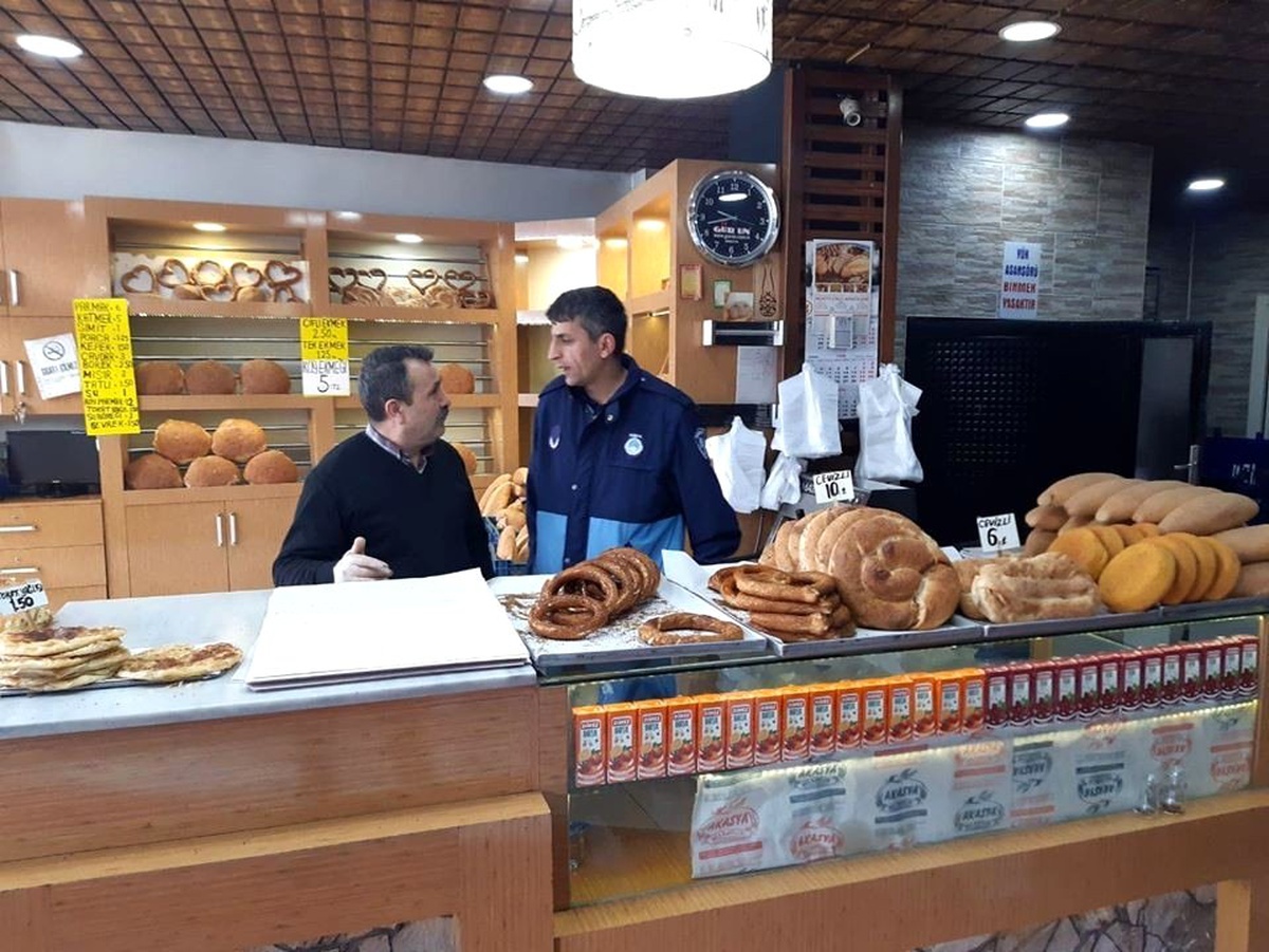 Niksar\'da zabıta ekiplerinden Corona virüs denetimi