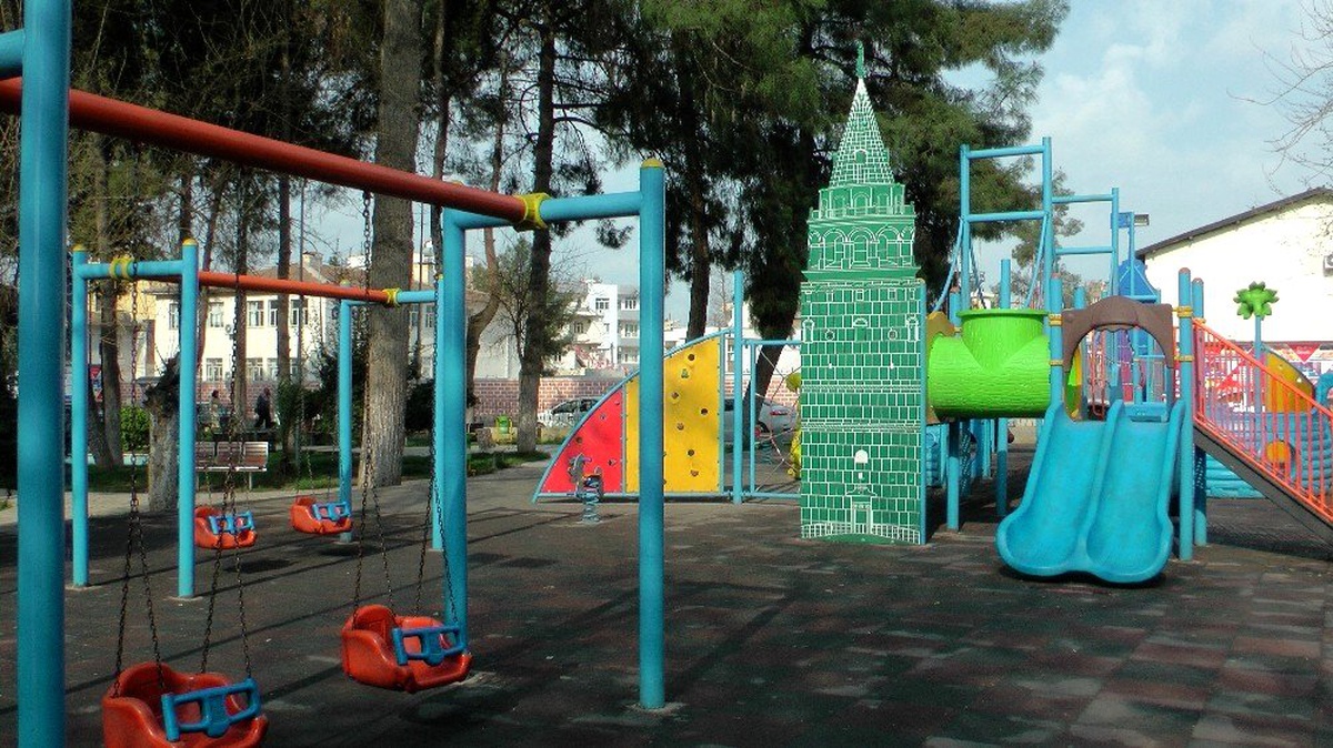 Suriye sınırında korona virüs salgınına karşı ticarethaneler kapatıldı
