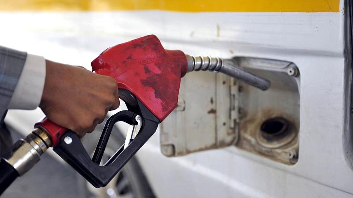 Suudi Arabistan düşen petrol fiyatlarına rağmen günlük ihracatını 10 milyon varile çıkaracak