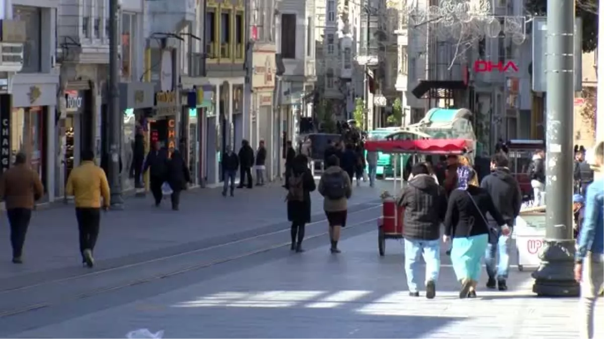 TAKSİM MEYDANI VE İSTİKLAL CADDESİ\'NDE KEPENKLER İNDİ