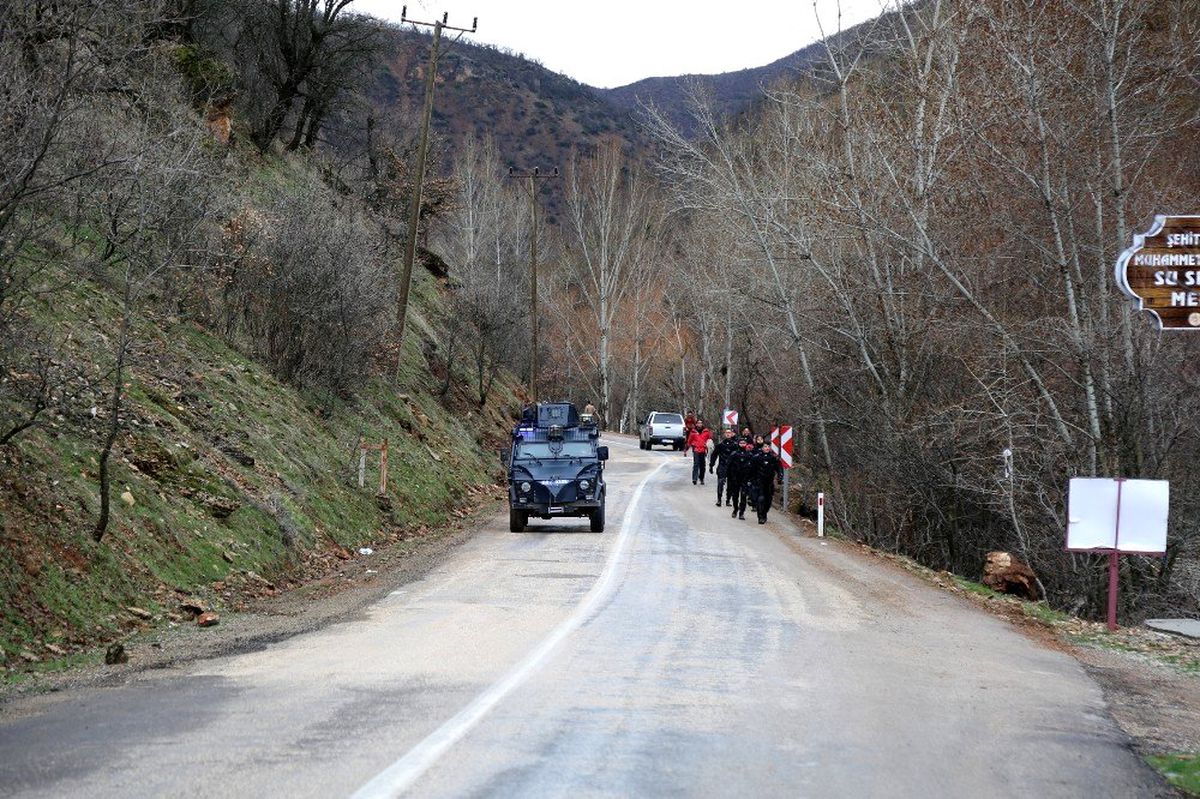 Tunceli\'de bot devrildi: 1 uzman çavuş kayıp