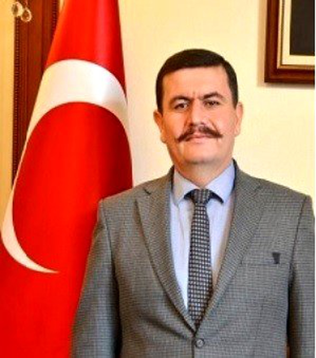 Vali Arslantaş: "Şanlı Çanakkale Zaferinin 105. yıldönümünü idrak etmenin onurunu ve gururunu...