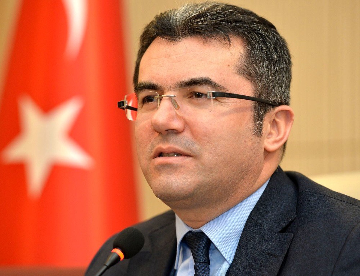 Vali Memiş: "Yaşlılara gösterilen önem, o toplumun uygarlık göstergesi olarak değerlendirilmektedir"