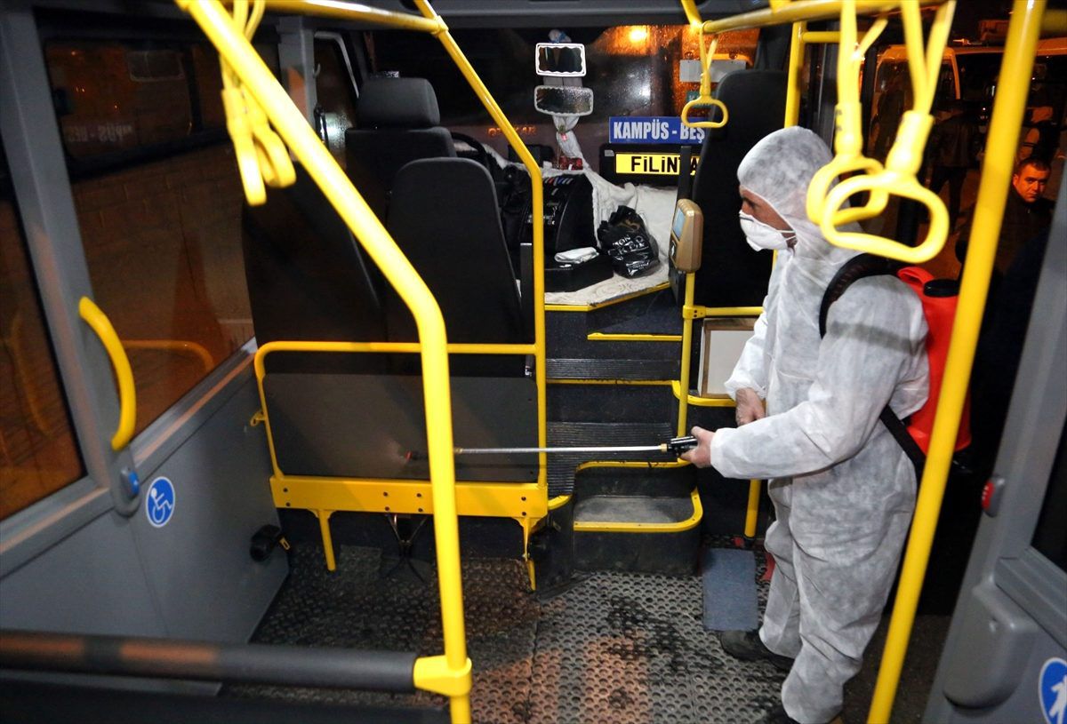 Van\'da toplu taşıma araçları dezenfekte edildi
