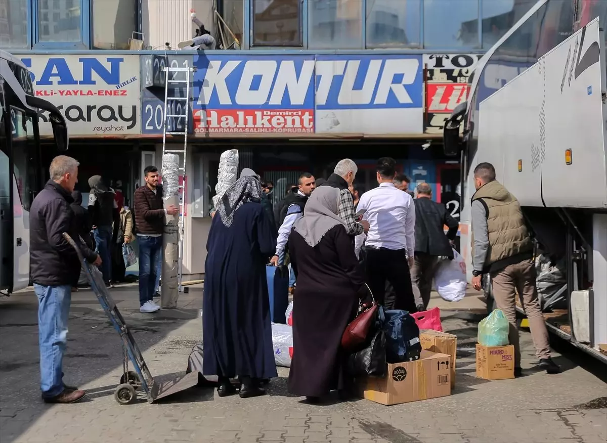 15 Temmuz Demokrasi Otogarı\'nda koronavirüs yoğunluğu