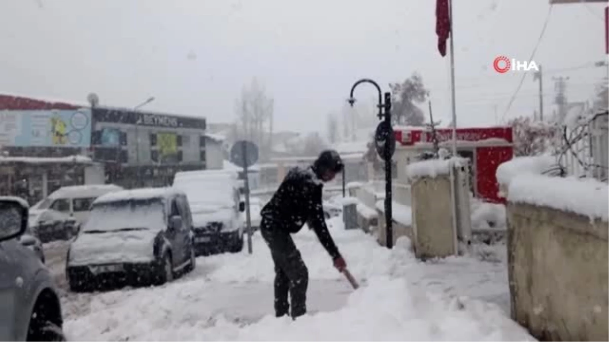 Başkale mart ayında beyaza büründü