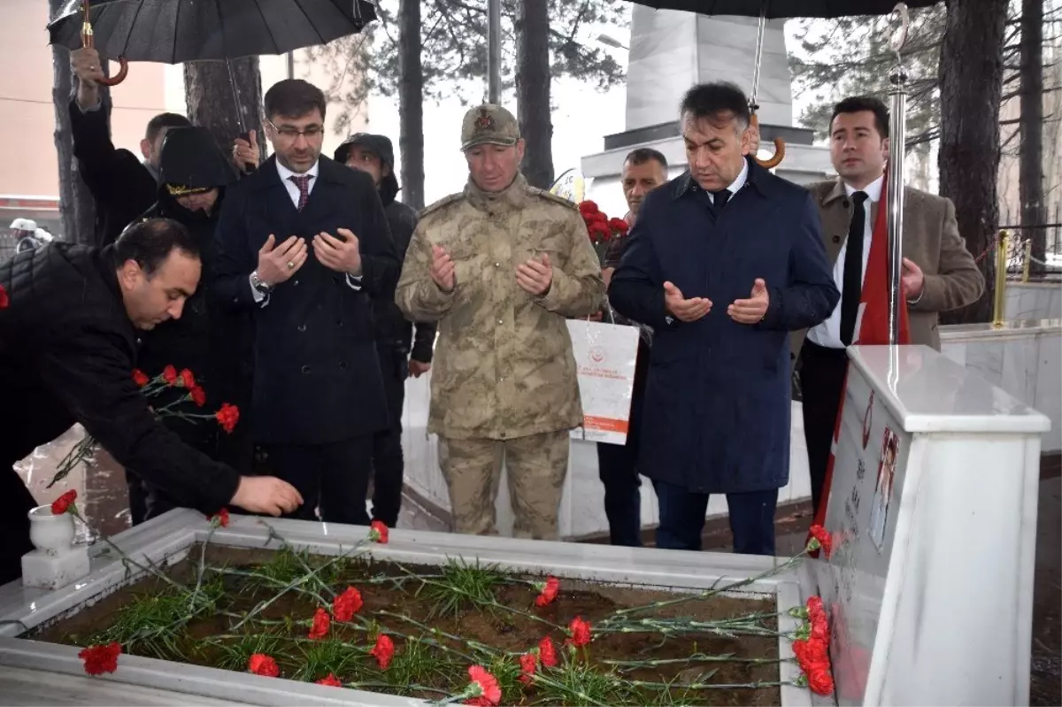 Bitlis\'te 18 Mart Şehitleri Anma Günü ve Çanakkale Zaferi\'nin 105. yılı