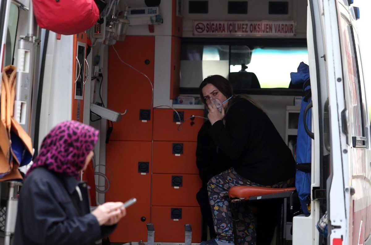 Bursa\'da yangında 2 kişi dumandan etkilendi