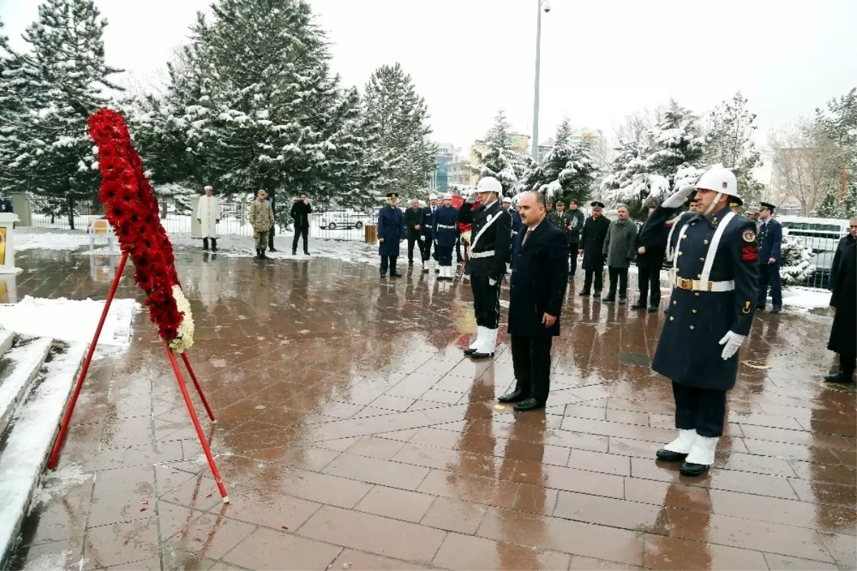 Çanakkale Zaferi\'nin 105. yıl dönümünde şehitler anıldı