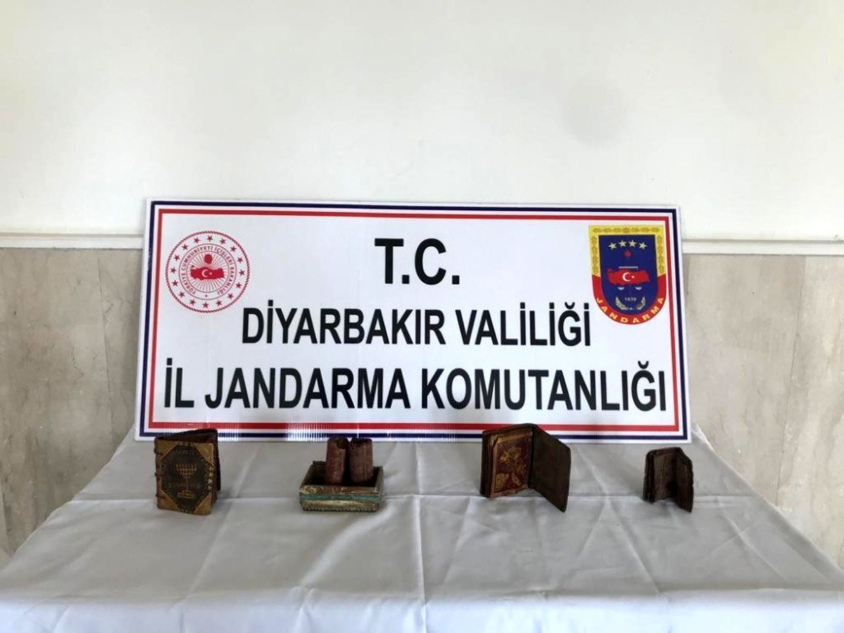 Diyarbakır\'da tarihi eser kaçakçılarına suçüstü