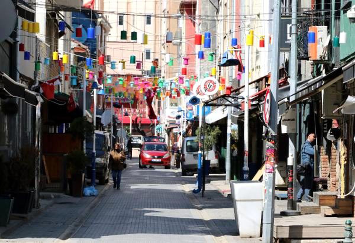 Eskişehir\'de cadde ve sokaklar boş kaldı