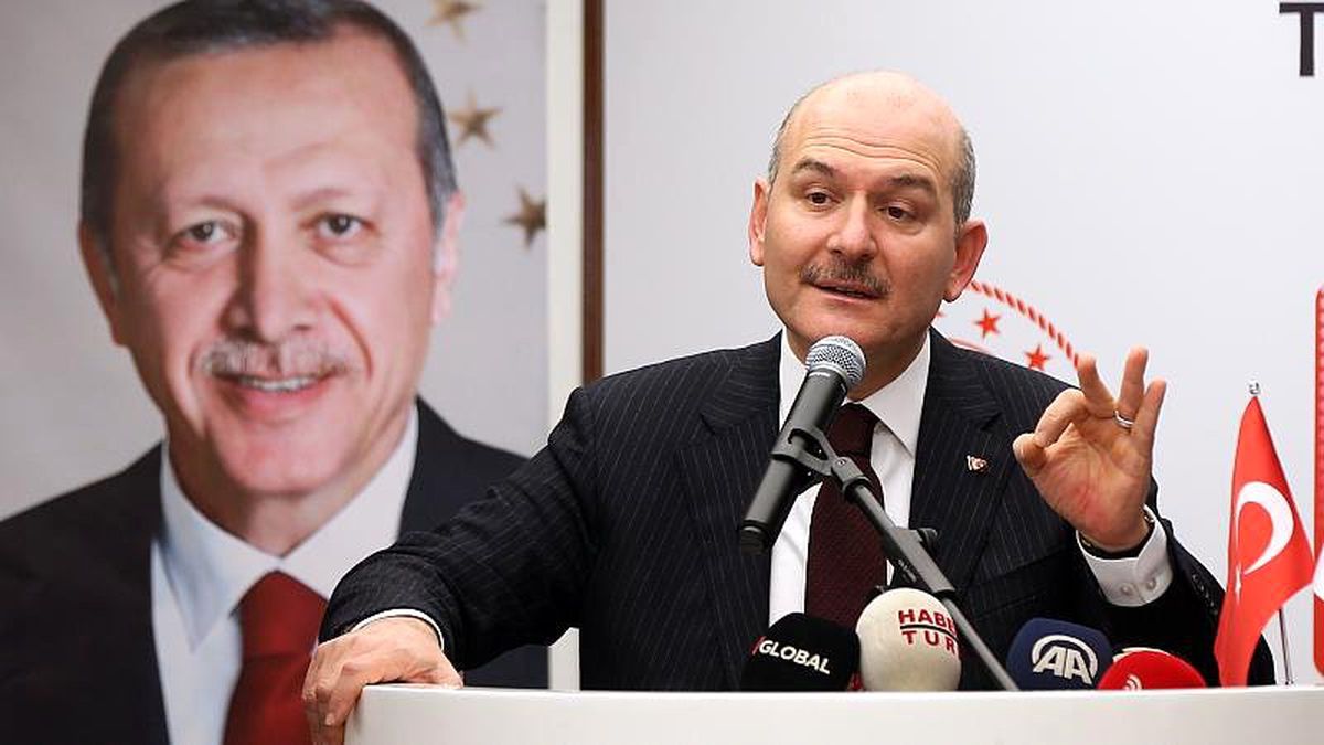 Soylu\'dan karantina yolunda polis tarafından otobüsten indirilen yolculara ilişkin açıklama