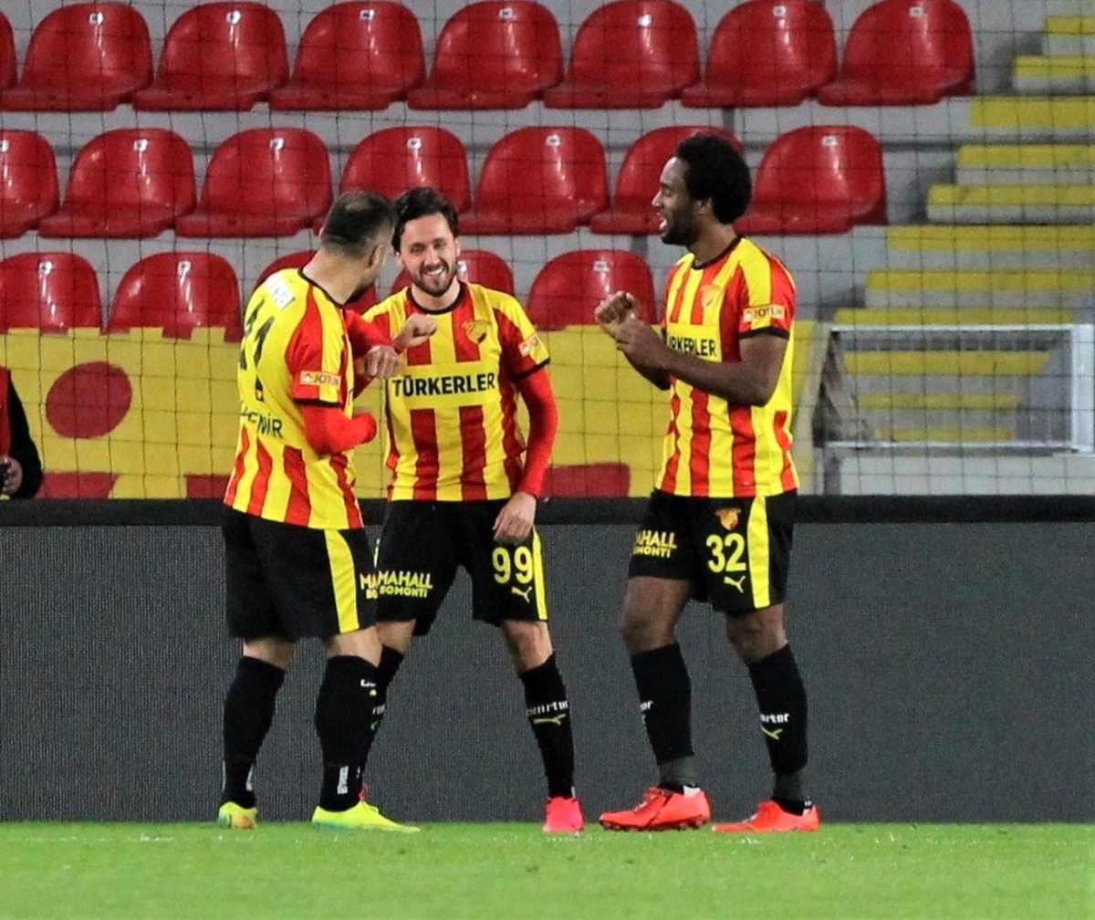 Göztepe\'nin galibiyeti geç oldu, güç olmadı