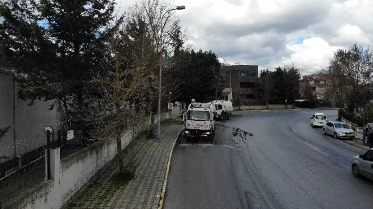 İstanbul\'da cadde ve sokakların dezenfekte çalışması havadan görüntülendi