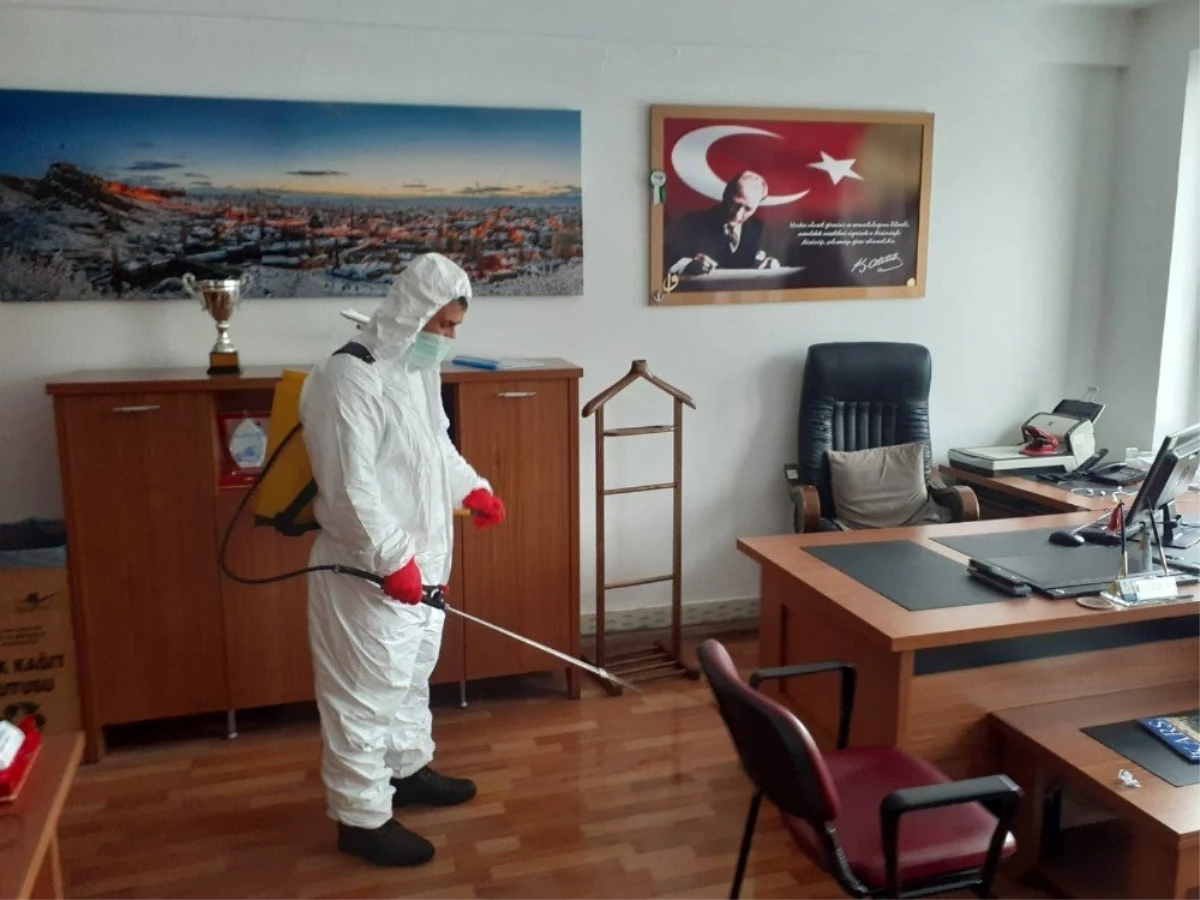 Kars\'ta kamu kurumları dezenfekte ediliyor