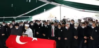 Kaymakam Baştürk'ün cenazesinde maskeli tedbir