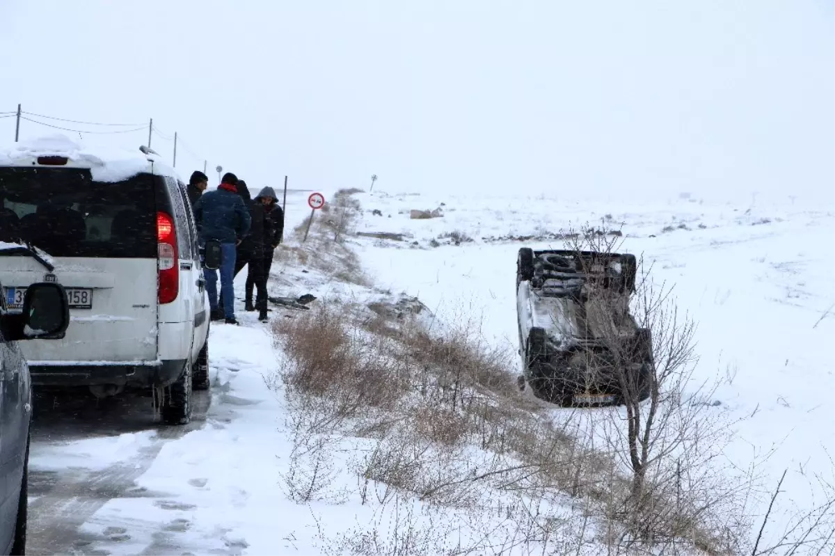 Kayseri\'de otomobiller çarpıştı: 4 yaralı