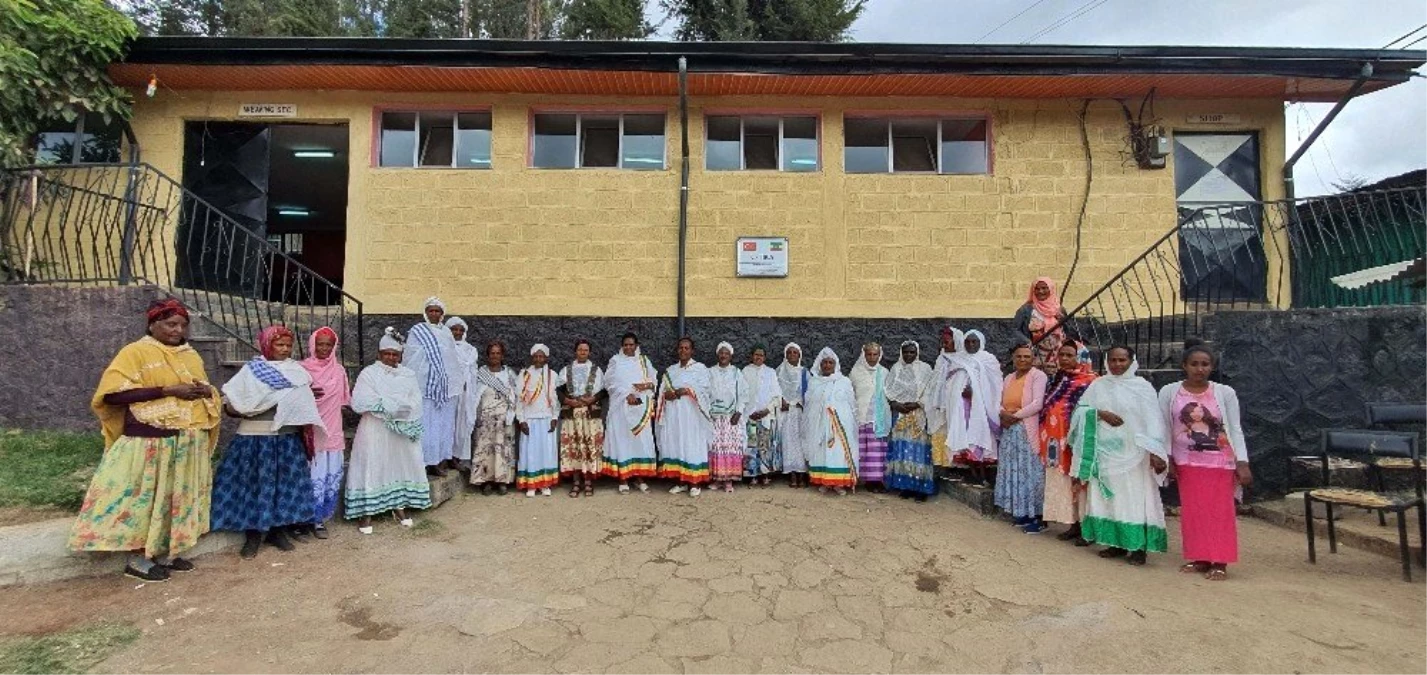 TİKA\'dan Etiyopya\'da Odun Taşıyan Kadınlar Derneğine destek