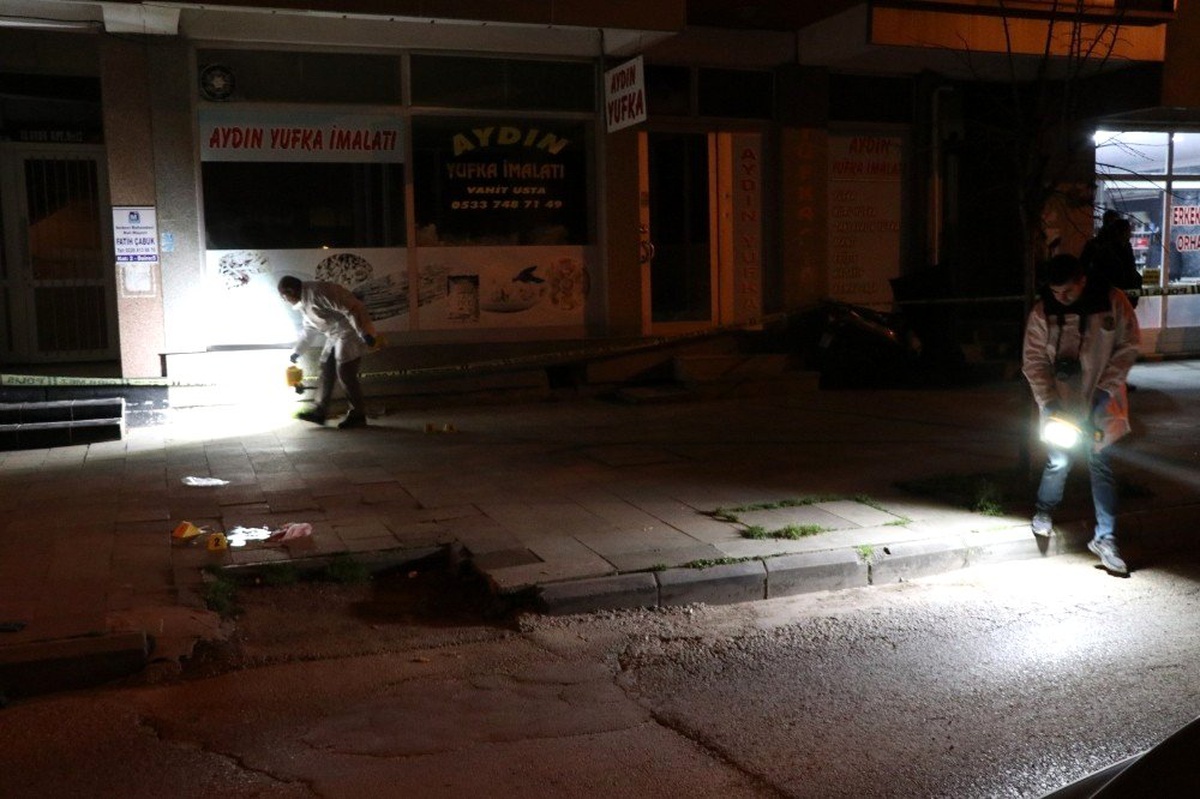 Yalova\'da silahla sırtından vurulan bir kişi hayatını kaybetti