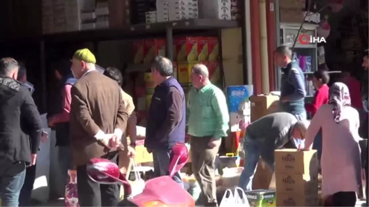 Yasak ve zam korkusu gıdacılar çarşısını hareketlendirdi