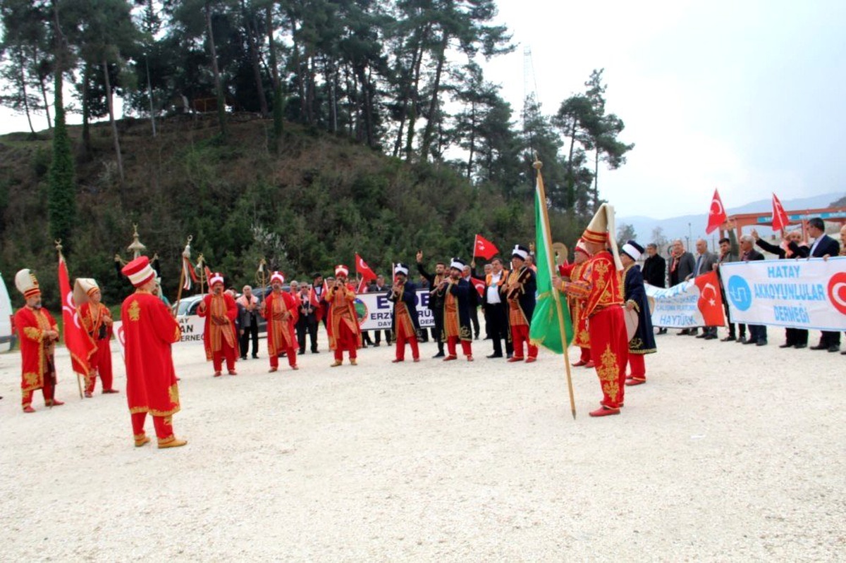 Yörük dernekleri Yayladağı sınır kapısında Mehmetçiğe destek verdi