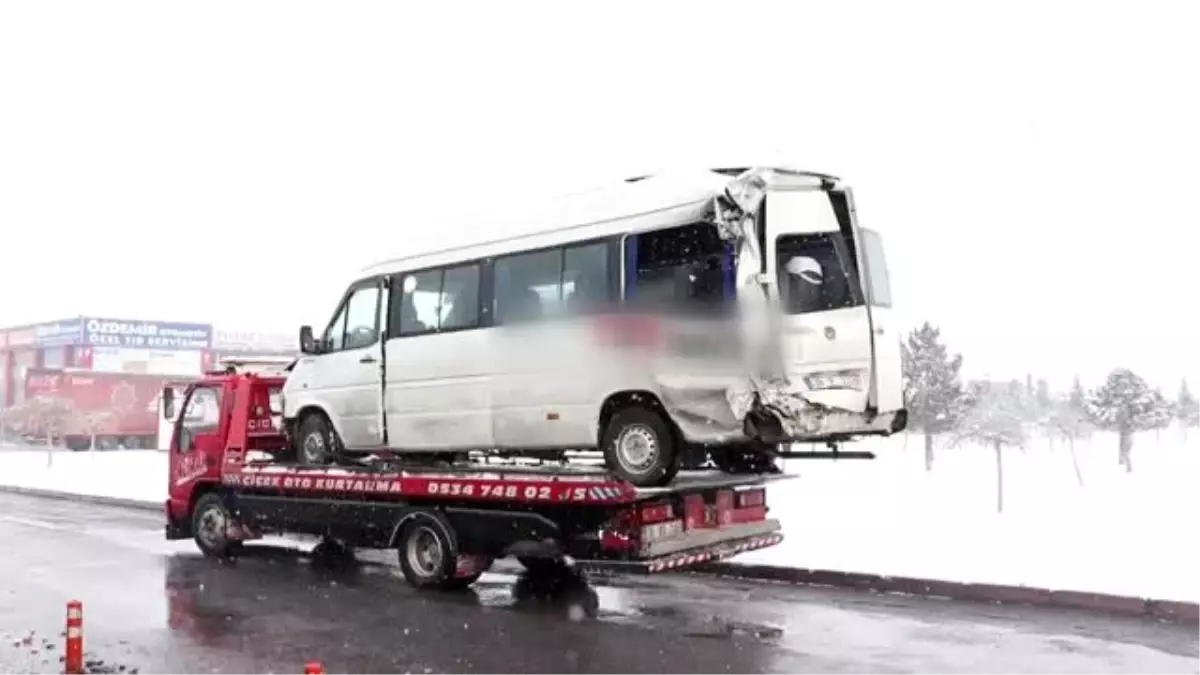 6 aracın karıştığı zincirleme trafik kazası: 18 yaralı