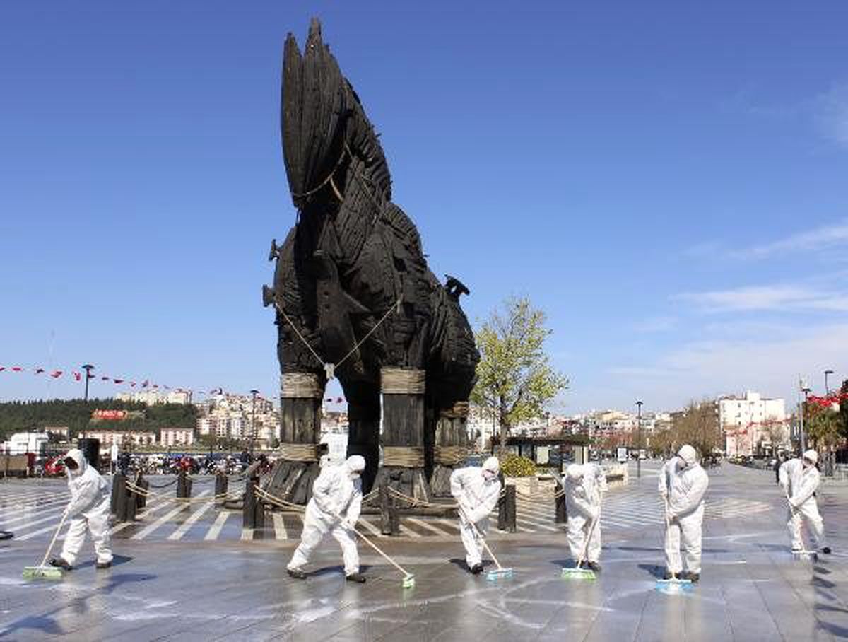 Çanakkale\'de kordon boyu dezenfekte edildi