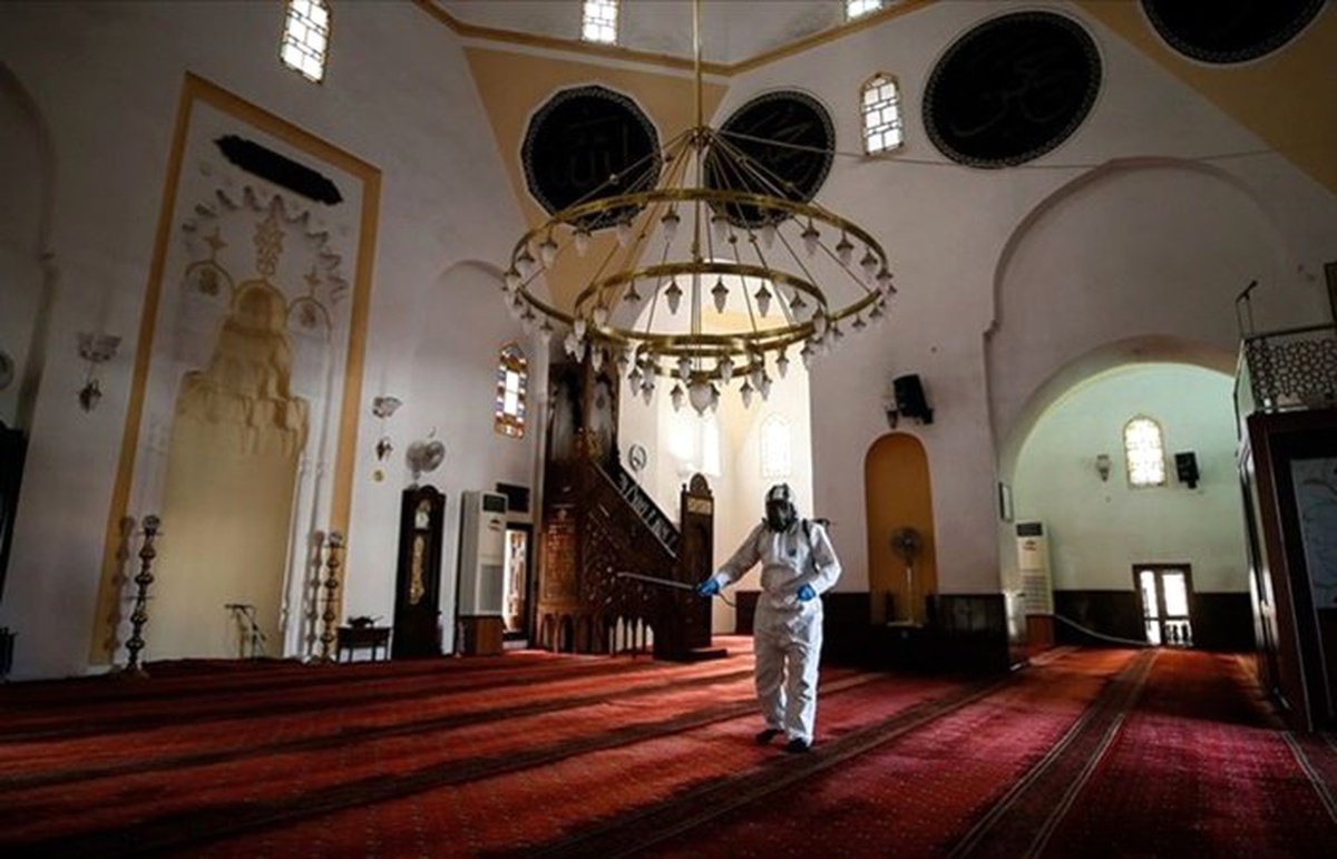 Diyanet İşleri Başkanlığı: Cuma günü ve kandil gecesi camiler kapalı tutulacak