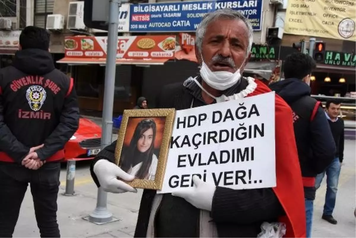 İzmir\'deki babanın HDP önündeki evlat nöbeti sürüyor