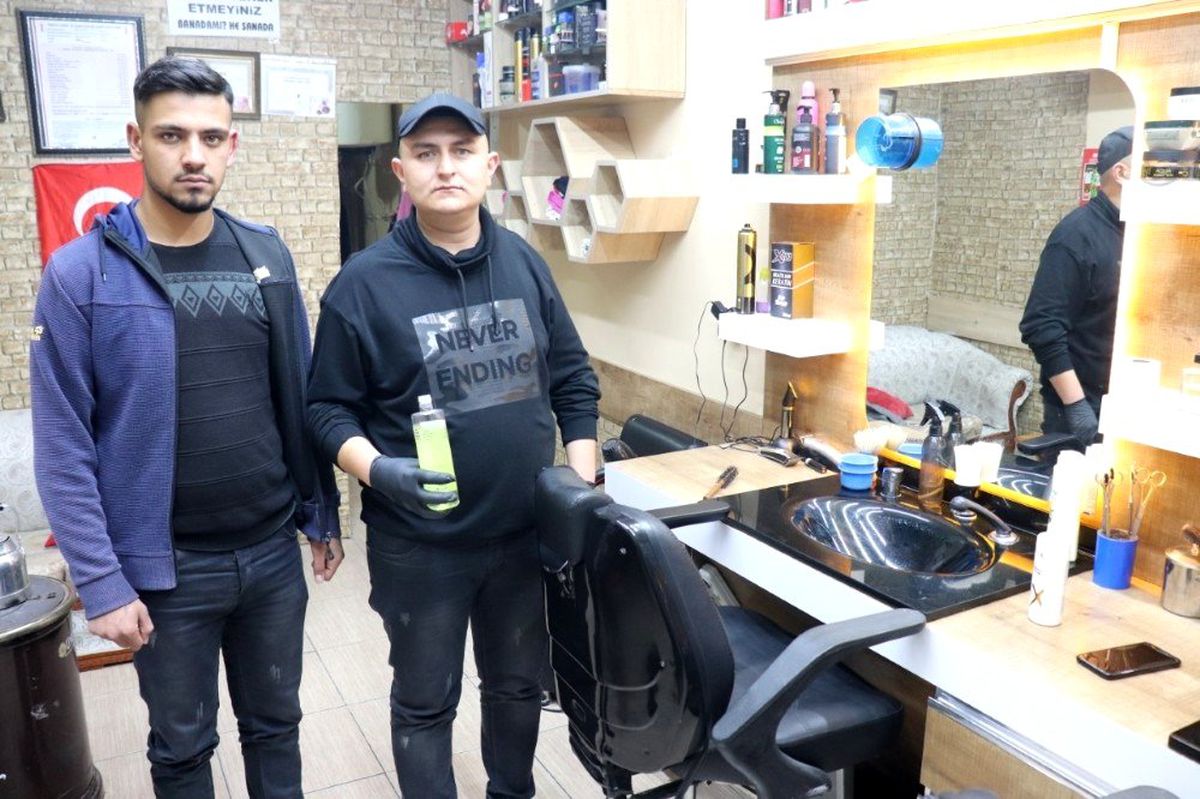 Karaman\'da berberler de koronavirüse karşı önlemlerini aldı