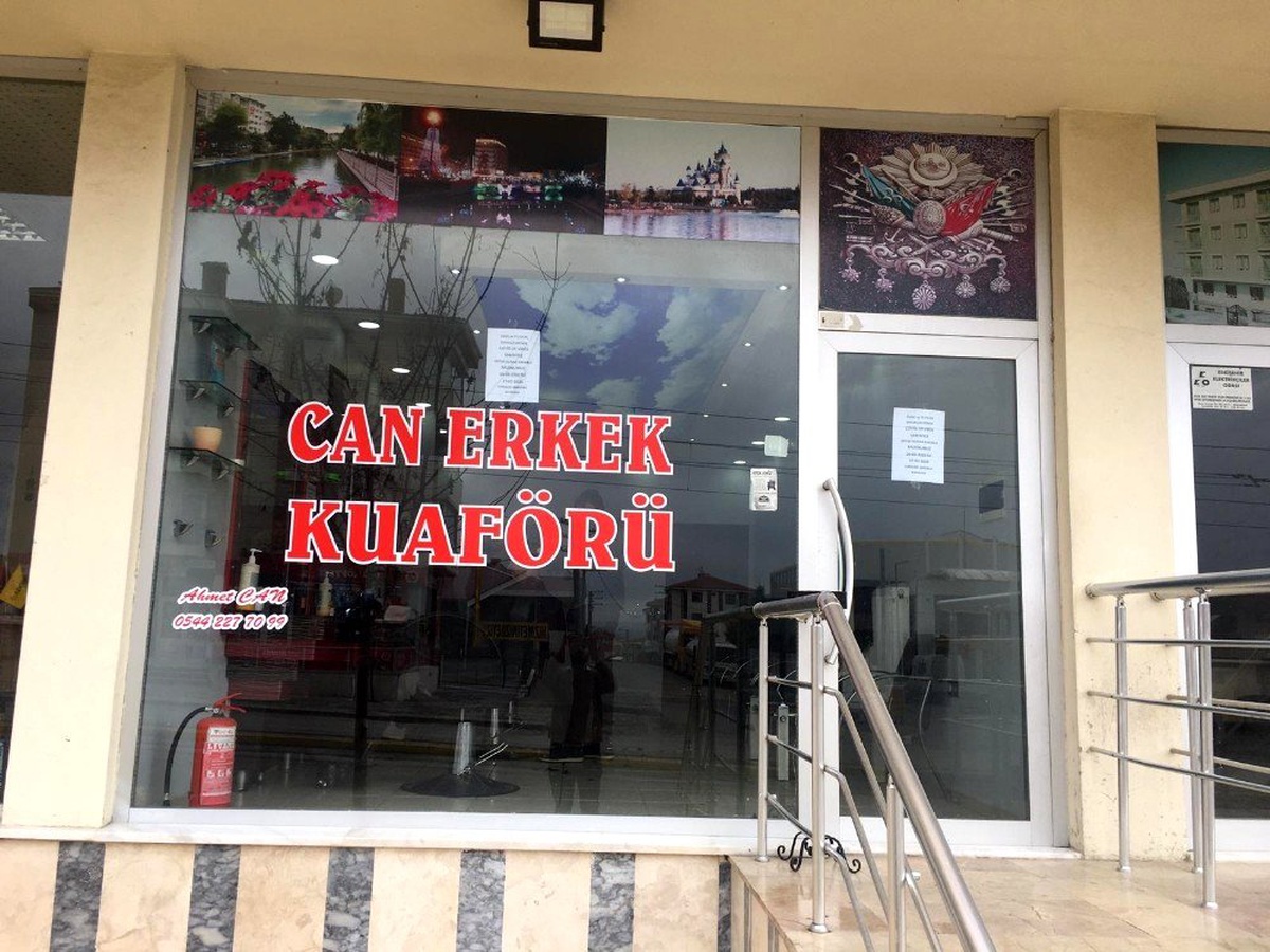 Korona virüsü kuaförlere kepenk kapattırdı