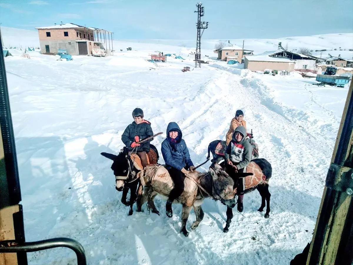 Malatya\'da kardan kapanan mahalle ve mezra yolları ulaşıma açıldı