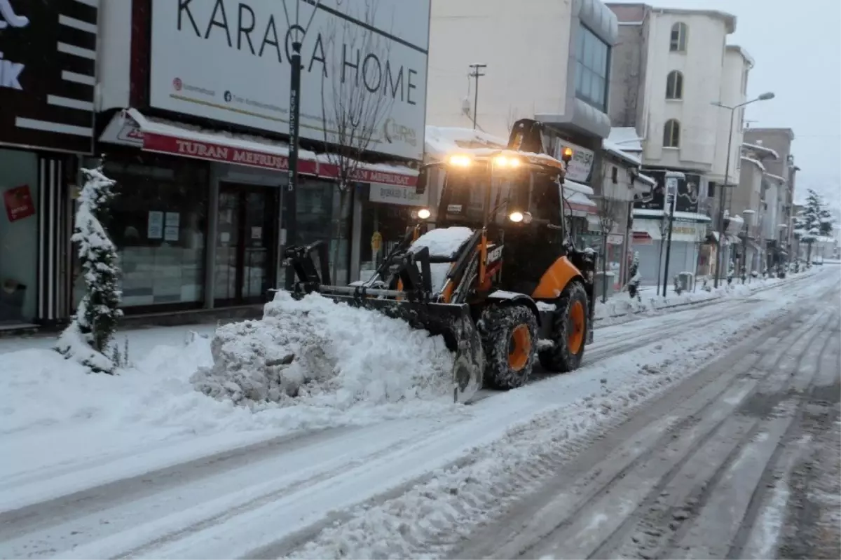 Nevşehir\'de kar yağışı etkili oluyor